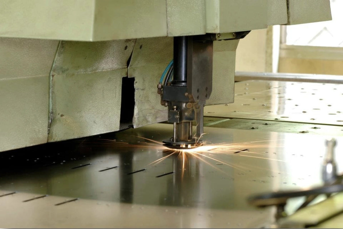 Tăierea cu laser a șinelor de ghidaj Tsumura